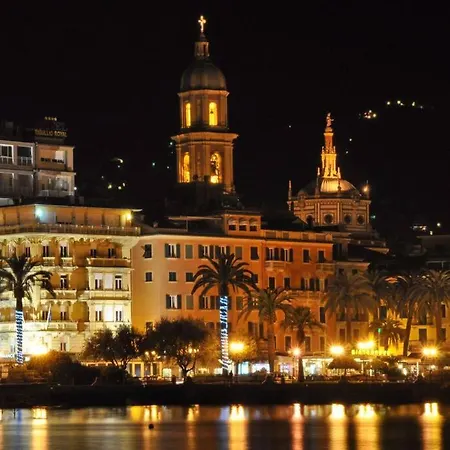 Апартаменти Casa Lux - Rare Find, Prime Location, Historic Gem Рапалло